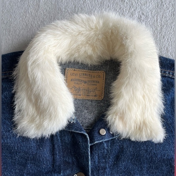VINTAGE Levi's fur collar trucker Denim Jacket Women’s Size M Made In USA - Picture 4 of 10